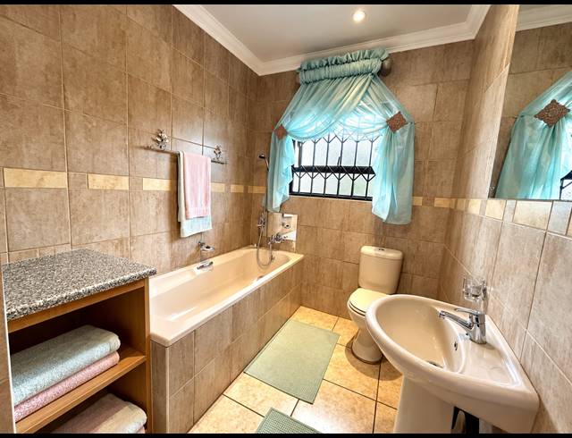 3 BEDROOM TOWNHOUSE FOR SALE IN RIVERSDALE